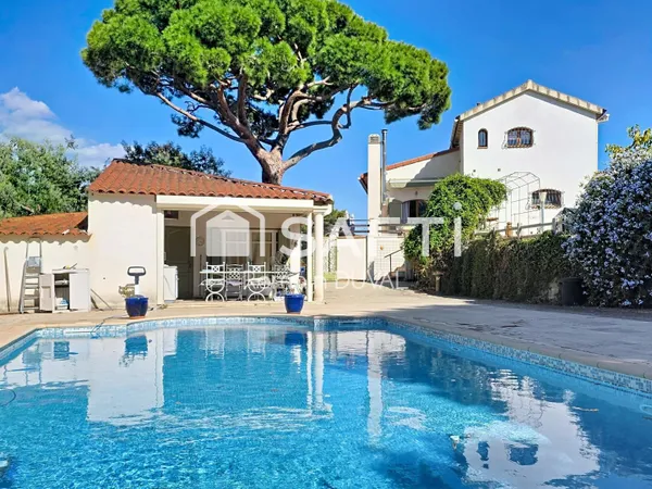 Maison 134 m² avec piscine, vue dégagée, terrain 1300 m²