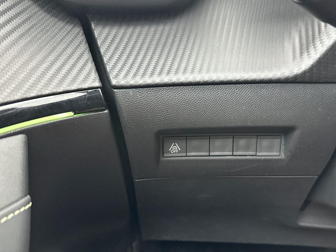 Peugeot 2008 puretech 130 s&s eat8 gt — photo 17