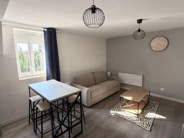 Studio meublé avec mobilier neuf