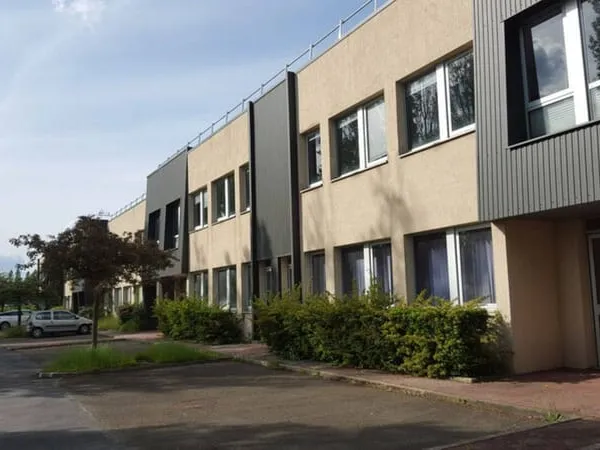 Entrepôt 901 m²