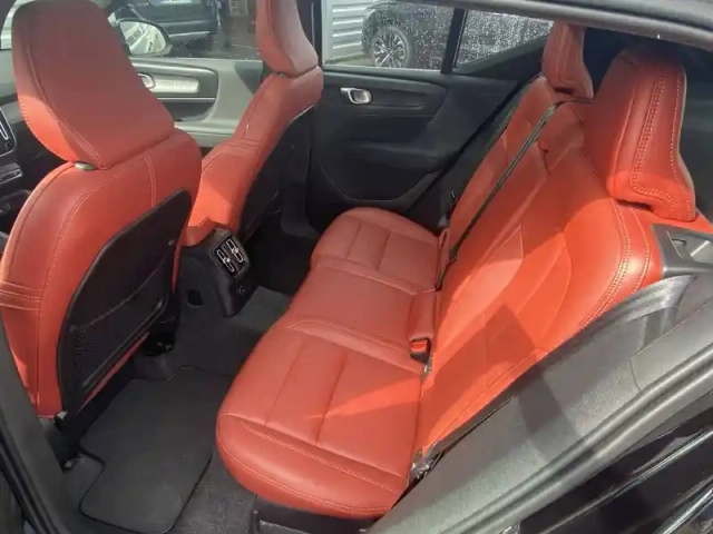 Volvo Xc40 t4 recharge 129+82 ch dct7 — photo 6
