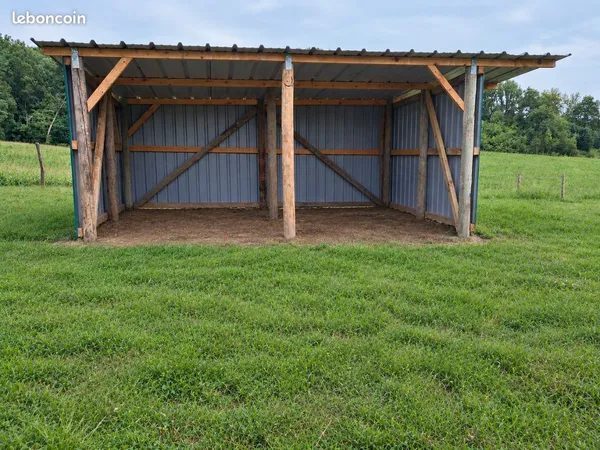 Prairie de 13000 m2 à louer