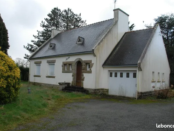 Vend maison sur grand terrain