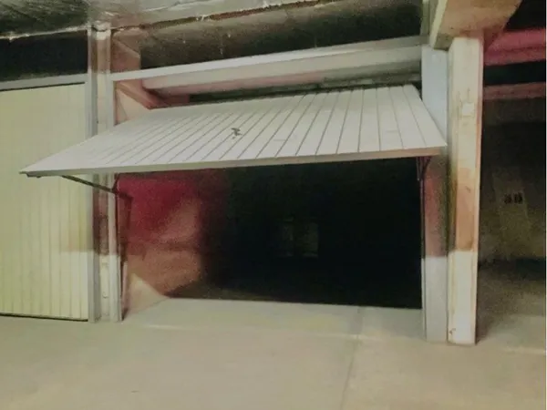 Location parking boxe fermé