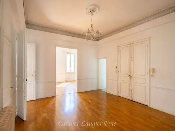 Appartement 5 pièces 180 m²
