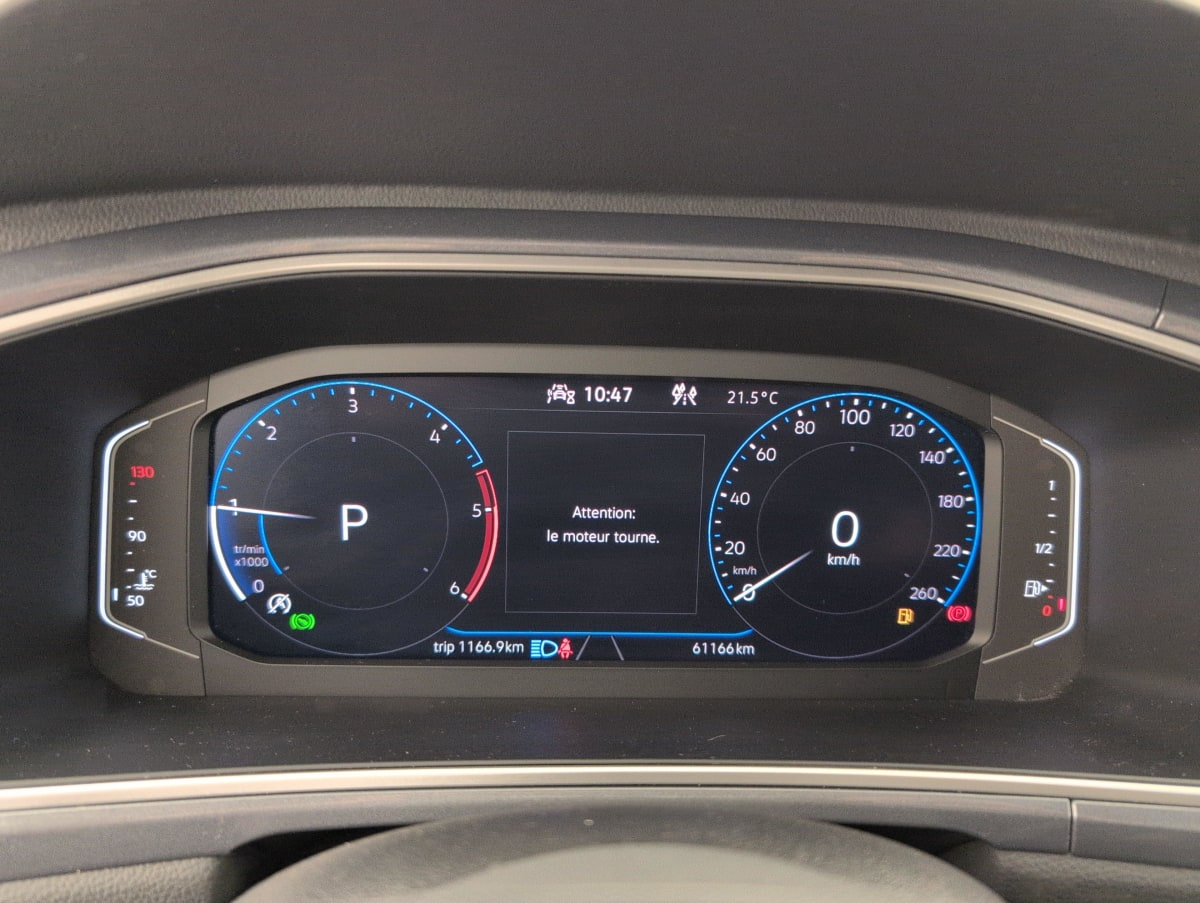 Volkswagen T-Roc — photo 24
