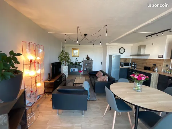 Grande chambre 13 m² - Colocation tout compris - Tram A - Dispo le 20 Octobre