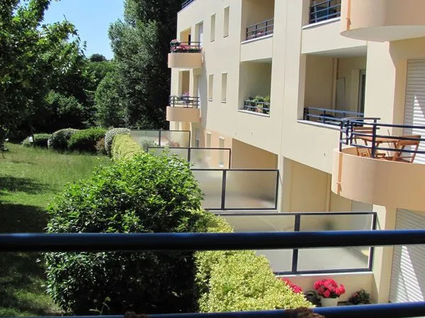 ÉRAUDIÈRE - APPARTEMENT T3 avec grande terrasse