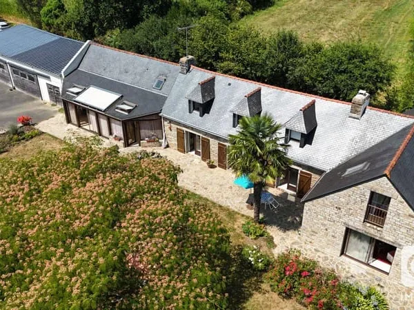 Maison de plain-pied 8 pièces 225 m²