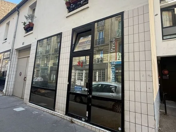 Boutique 79 m² PARIS