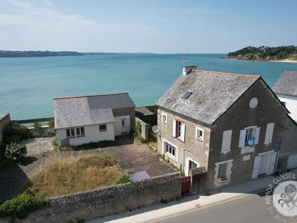 MAISONS EN FRONT DE MER - SAINT-JACUT
