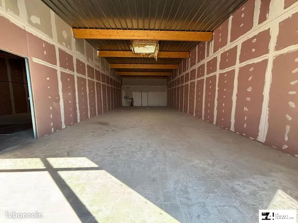 Local commercial 240 m² MARTRES TOLOSANE