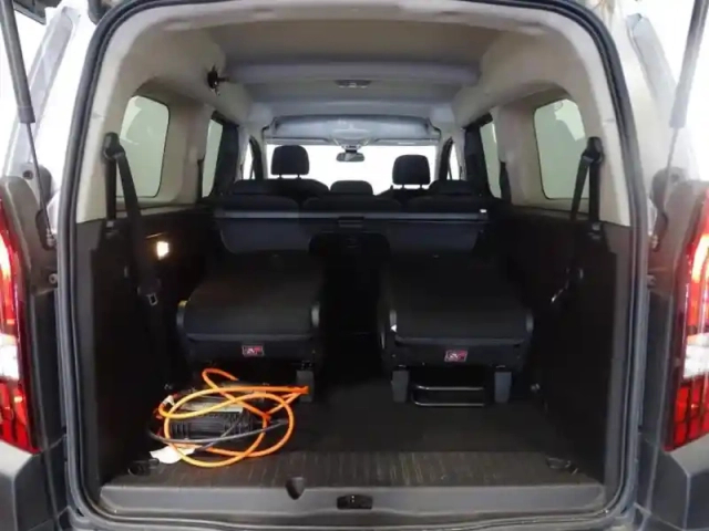Peugeot Rifter taille xl - moteur electrique 136 ch (100 kw) automatique gt — photo 14