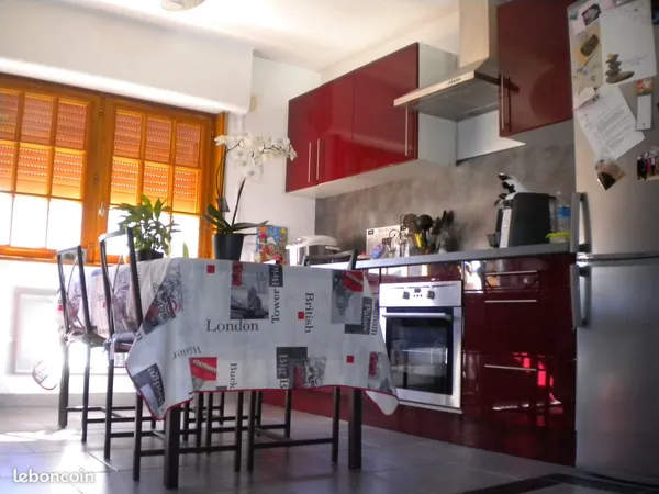 Logement entièrement meublé avec garage