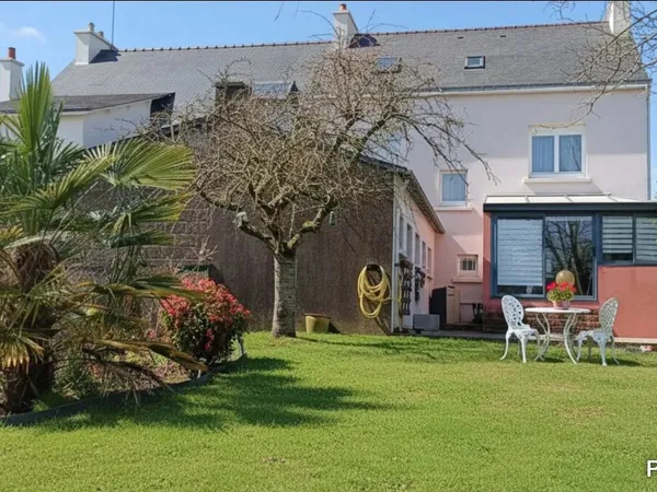 CLÉGUÉREC – MAISON FAMILIALE RÉNOVÉE