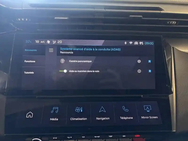 Peugeot 408 phev 225 e-eat8 — photo 28