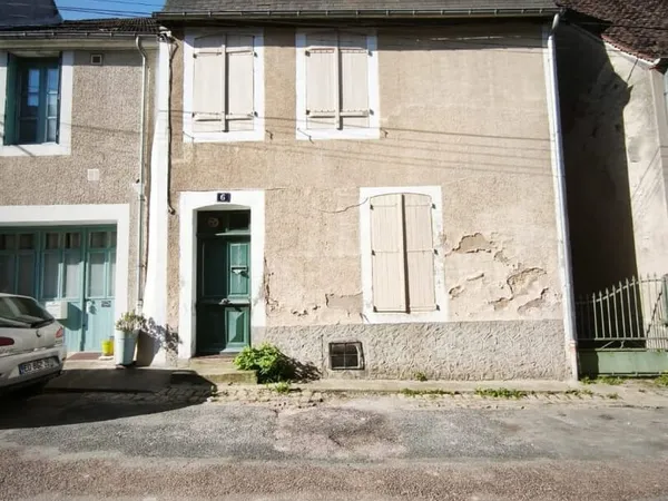 À VENDRE Maison de ville au coeur du centre historique de La Charité-sur-Loire ( 58400 )