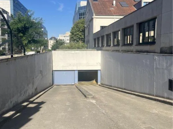 Place de Parking à louer - Vincennes Carré Magique/Quartier des Vignerons