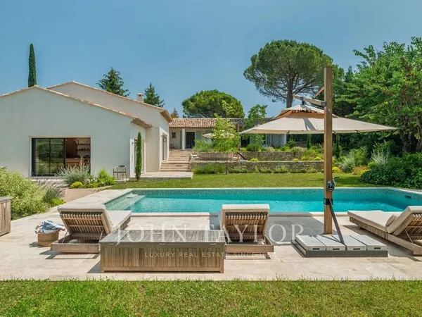 Villa 8 pièces 420 m²