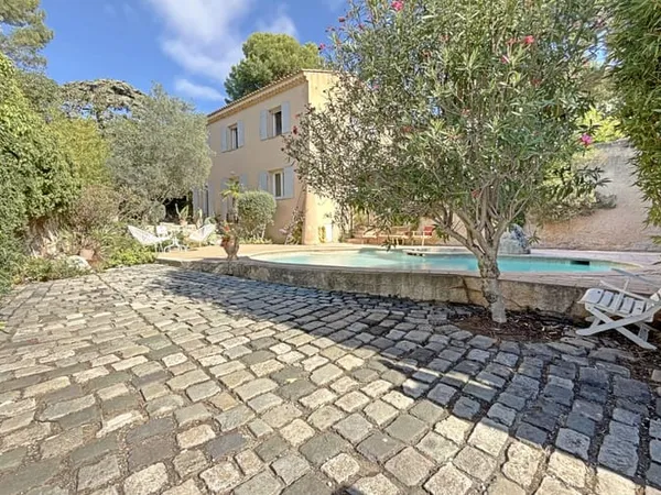 Maison 5 pièces 120 m²