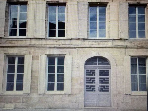Immeuble 13 pièces 376 m²
