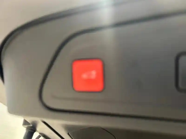 Citroën C5 Aircross hybrid 225ch shine pack e-eat8 — photo 15