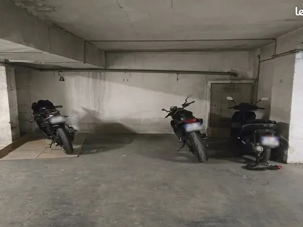 Place parking MOTO/SCOOTER