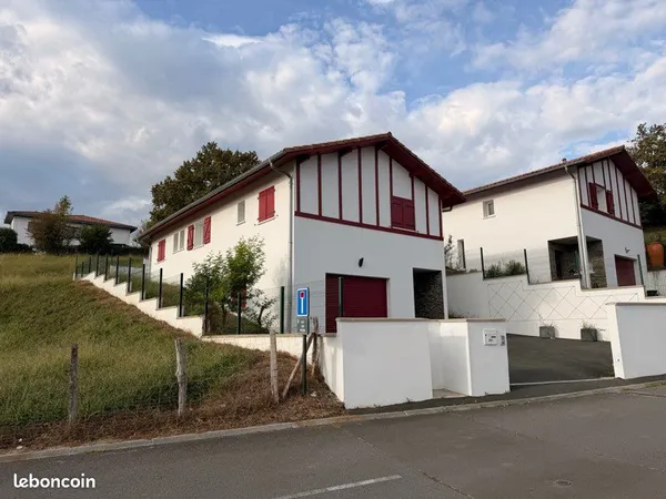 Maison contemporaine 2022 - 4 chambres, garage et jardin - Location longue durée