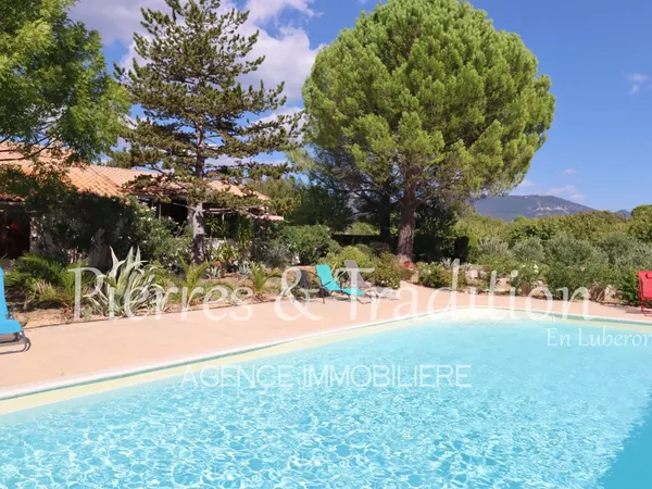 Exclusivité ! Jolie maison avec piscine et vue sur le Luberon