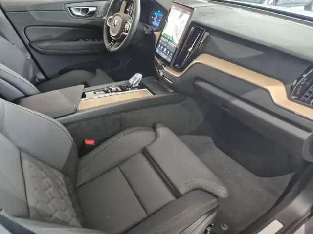 Volvo Xc60 t6 hybride rechargeable 350ch plus style dark geartronic 8 awd — photo 5