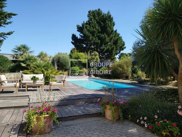 Maison 9 pièces 220 m²