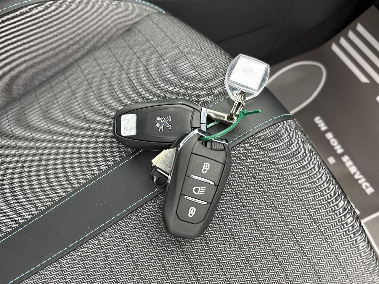 Peugeot 2008 puretech 130 s&s eat8 allure — photo 34