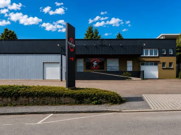 Local 1019 m² PANAZOL