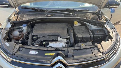 Citroen C4 Cactus 1.2 PureTech 130 EAT6 - Shine – 2019 – 84303 km – Essence – Boîte Automatique — photo 31