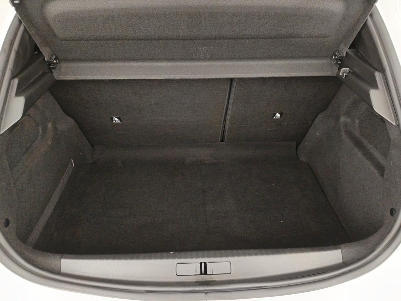 Peugeot 208 puretech 100 s&s bvm6 style — photo 6