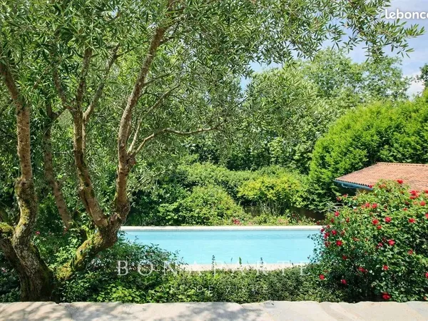 Propriété 7 pièces 255 m²