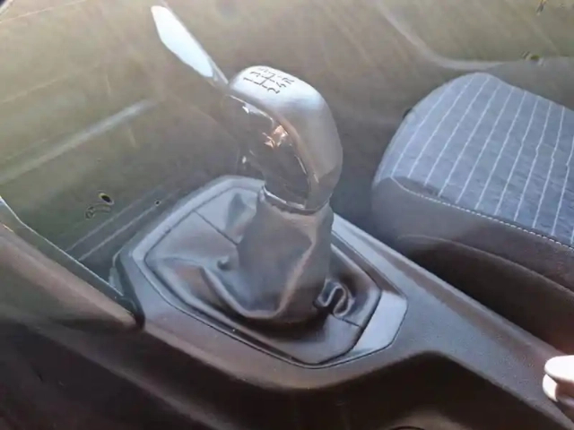 Peugeot 208 puretech 75 s&amp;s bvm5 — photo 62