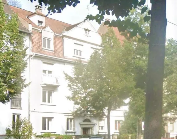 Strasbourg, Avenue Jean Jaurès, à deux pas de la place de l'Etoile, très beau F3 traversant de 75m²,