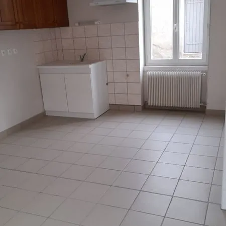 Maison 79m² dependance 40m² et cour