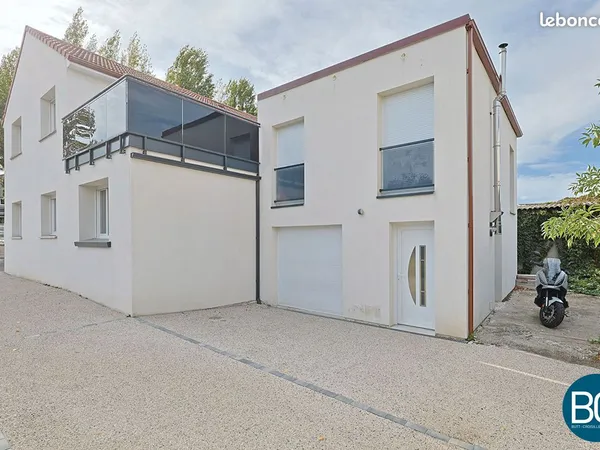 Maison 8 pièces 202 m²