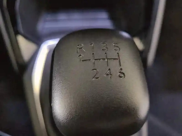 Peugeot 2008 puretech 100 s&amp;s bvm6 — photo 34
