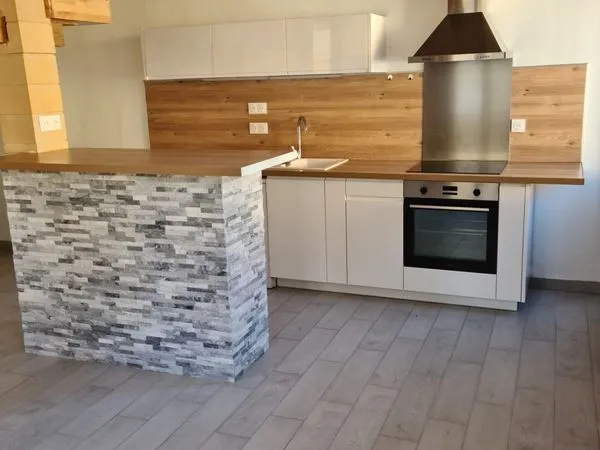 A louer vaste studio rénové
