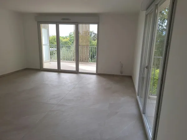 NICE – CORNICHE FLEURIE | 3 PIÈCES de 64  AVEC TERRASSE 25M2