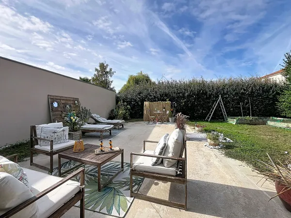 SAINT SEBASTIEN SUR LOIRE MAISON FAMILIALE 5 CHAMBRES 1 BUREAU JARDIN GARAGE