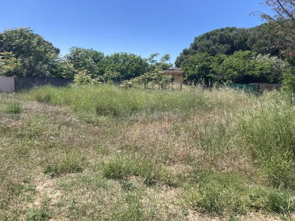 Terrain 764 m²