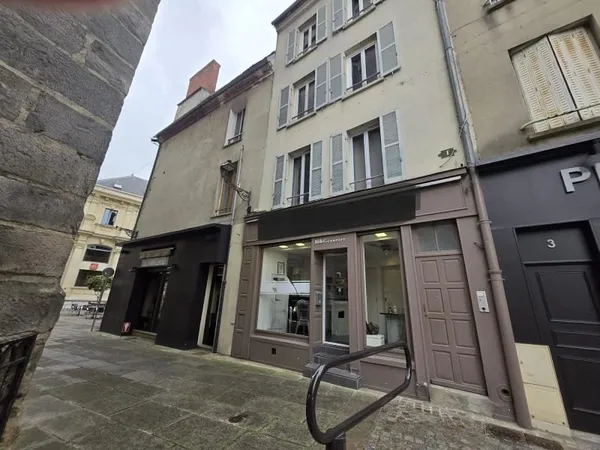Local 23 m²