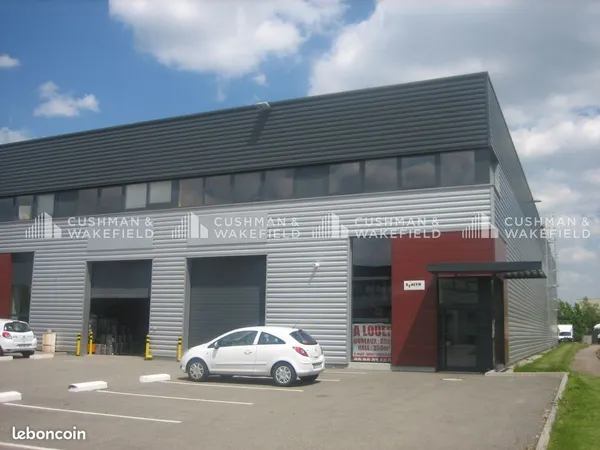 Local 409 m²