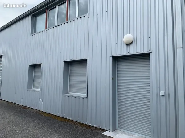 Bureau et espace de travail Location Serres-Castet 5p 137m² 850€