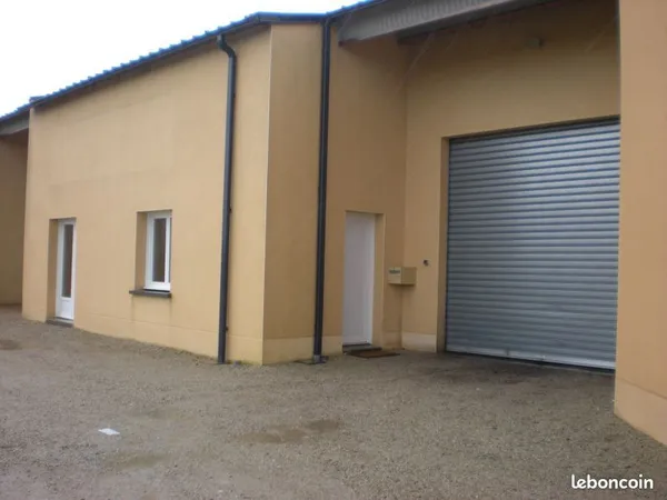 Local 180 m² SAINT PATERNE