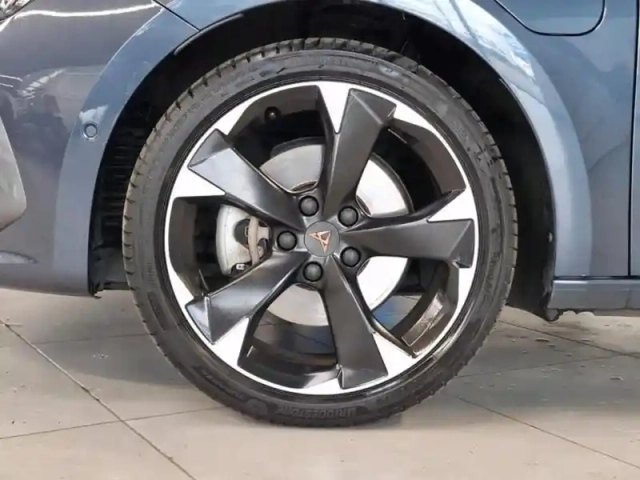 Cupra Leon 1.4 e-hybrid 204ch v dsg6 — photo 9